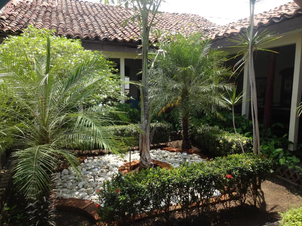 Hostal Harvest House León Buitenkant foto
