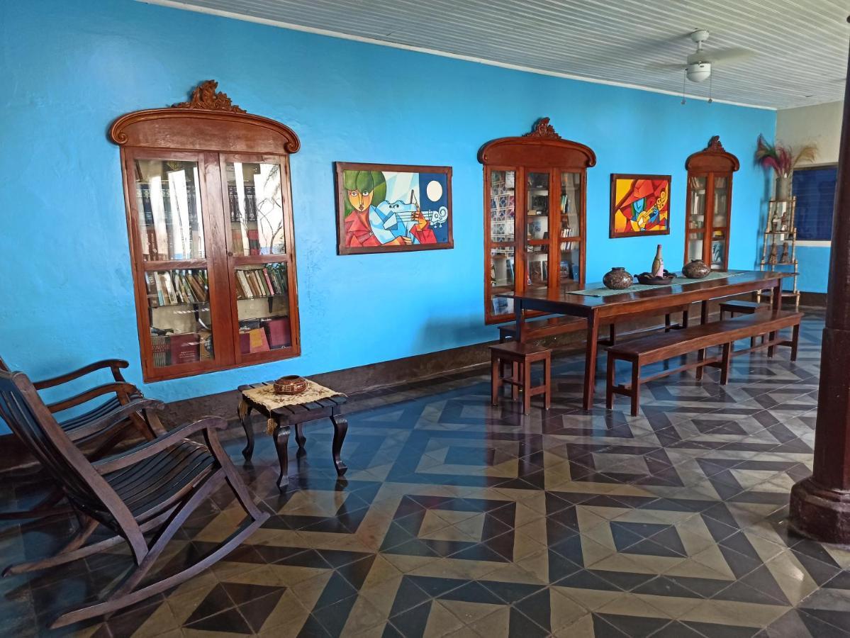 Hostal Harvest House León Buitenkant foto