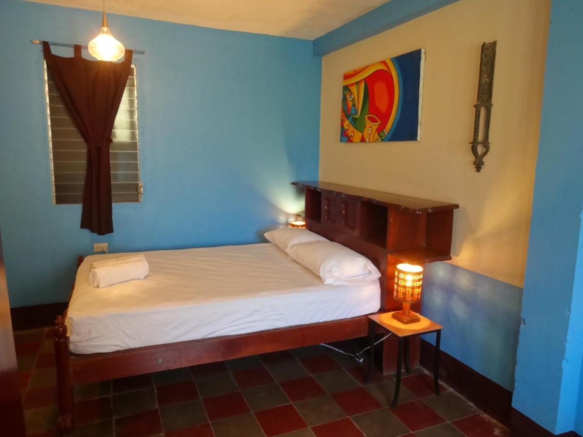 Hostal Harvest House León Buitenkant foto