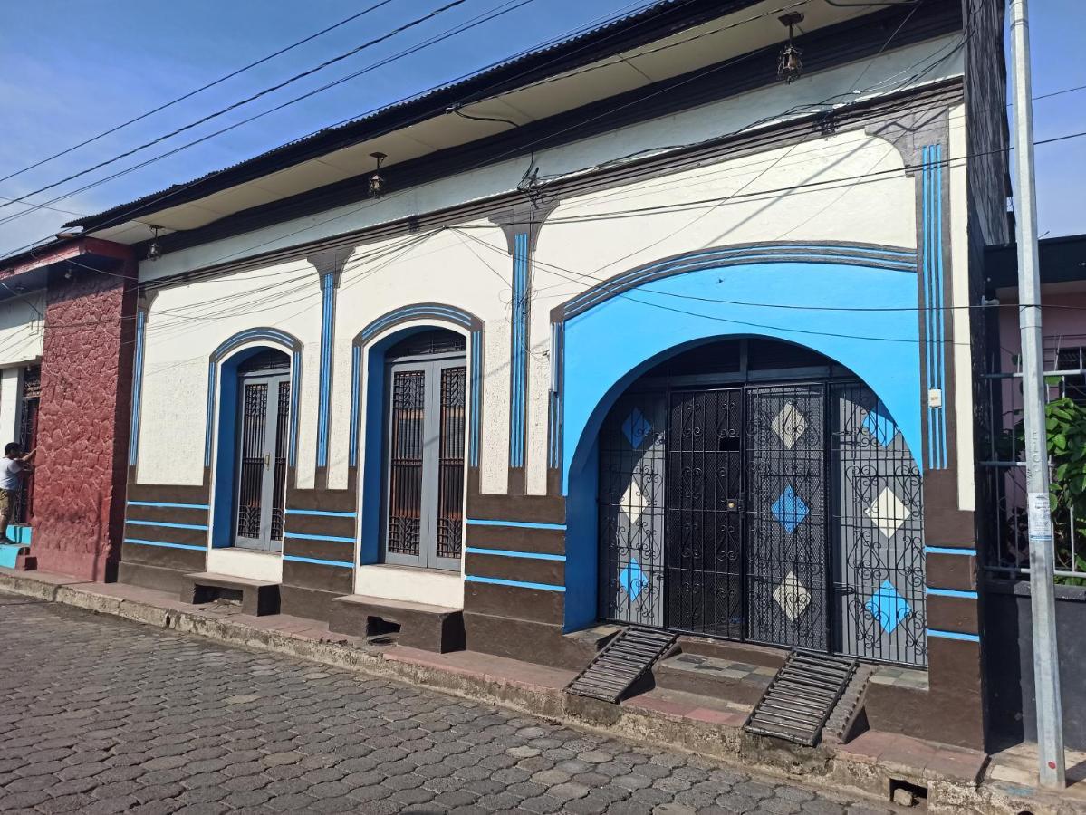 Hostal Harvest House León Buitenkant foto