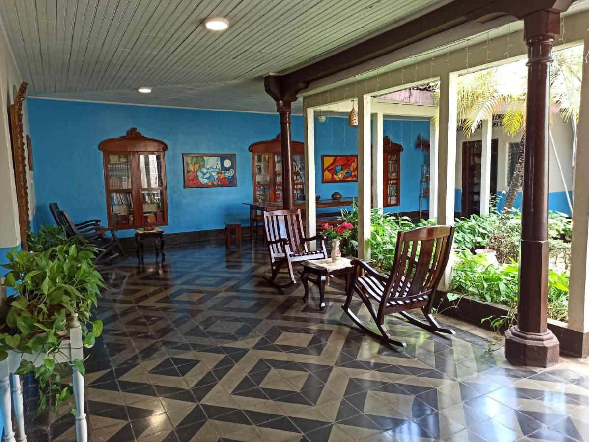 Hostal Harvest House León Buitenkant foto