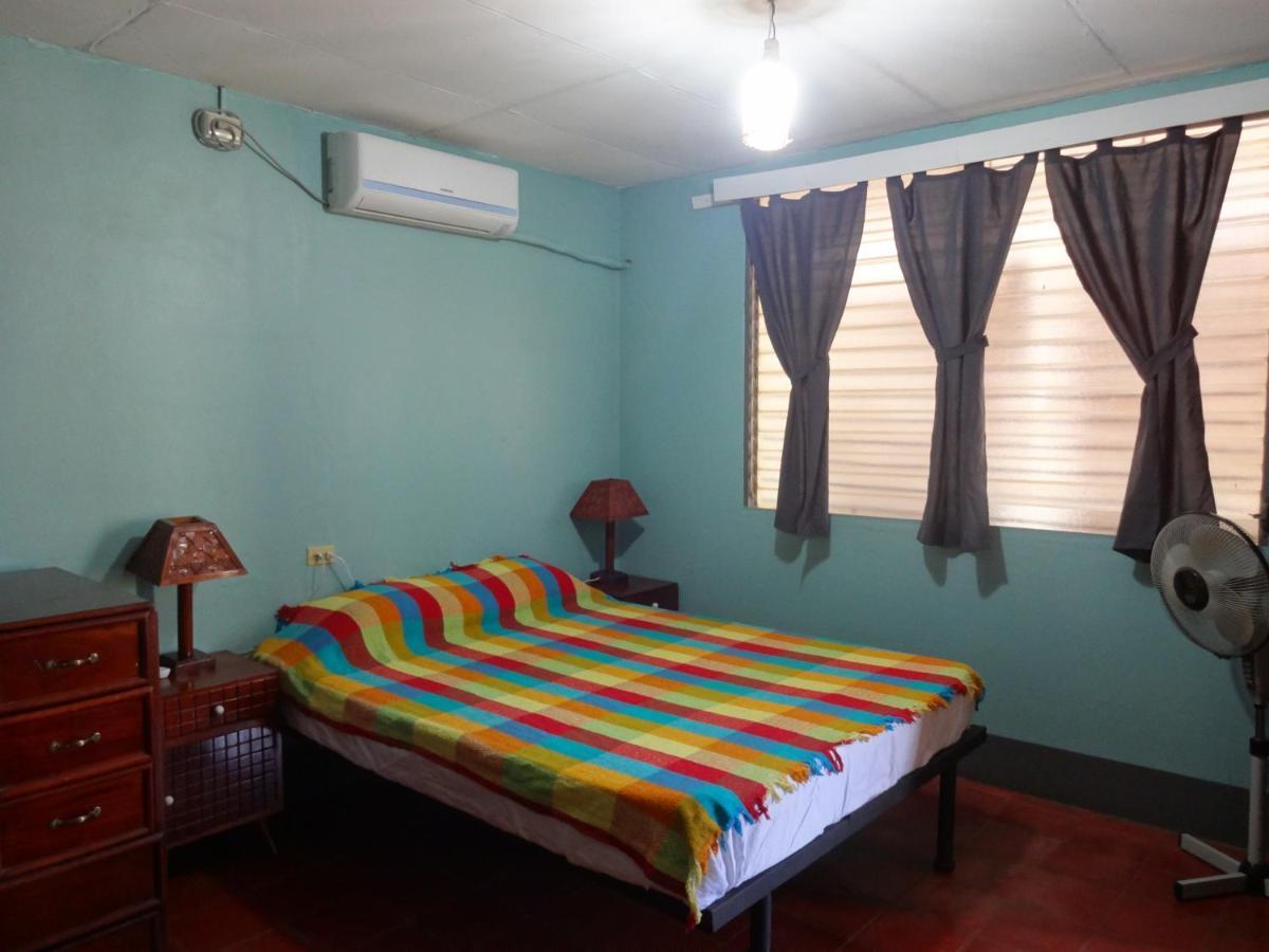 Hostal Harvest House León Buitenkant foto