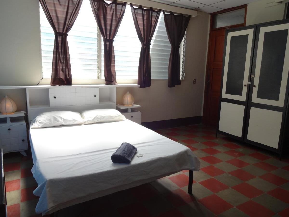 Hostal Harvest House León Buitenkant foto