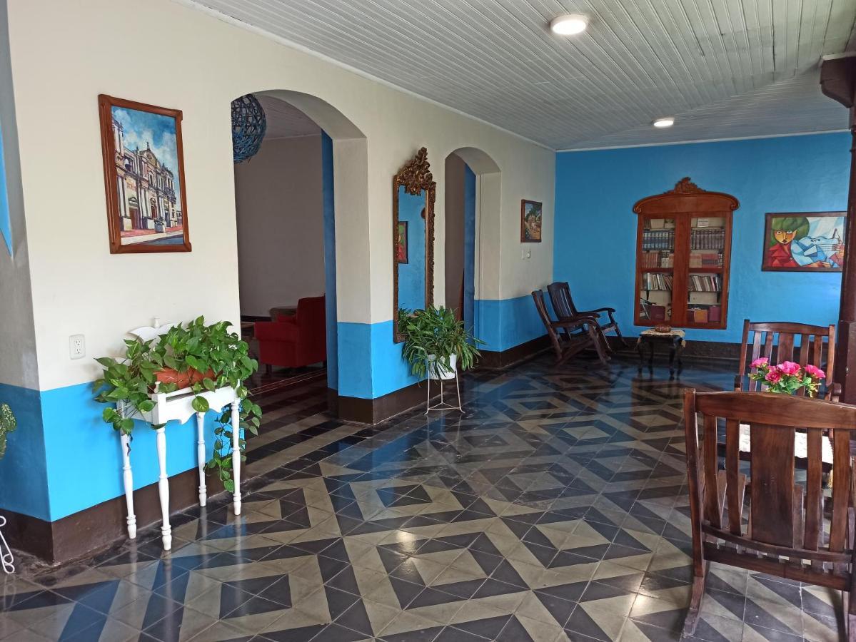 Hostal Harvest House León Buitenkant foto