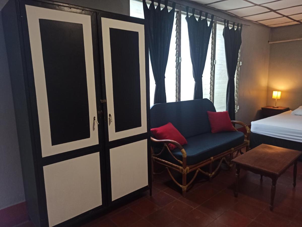 Hostal Harvest House León Buitenkant foto