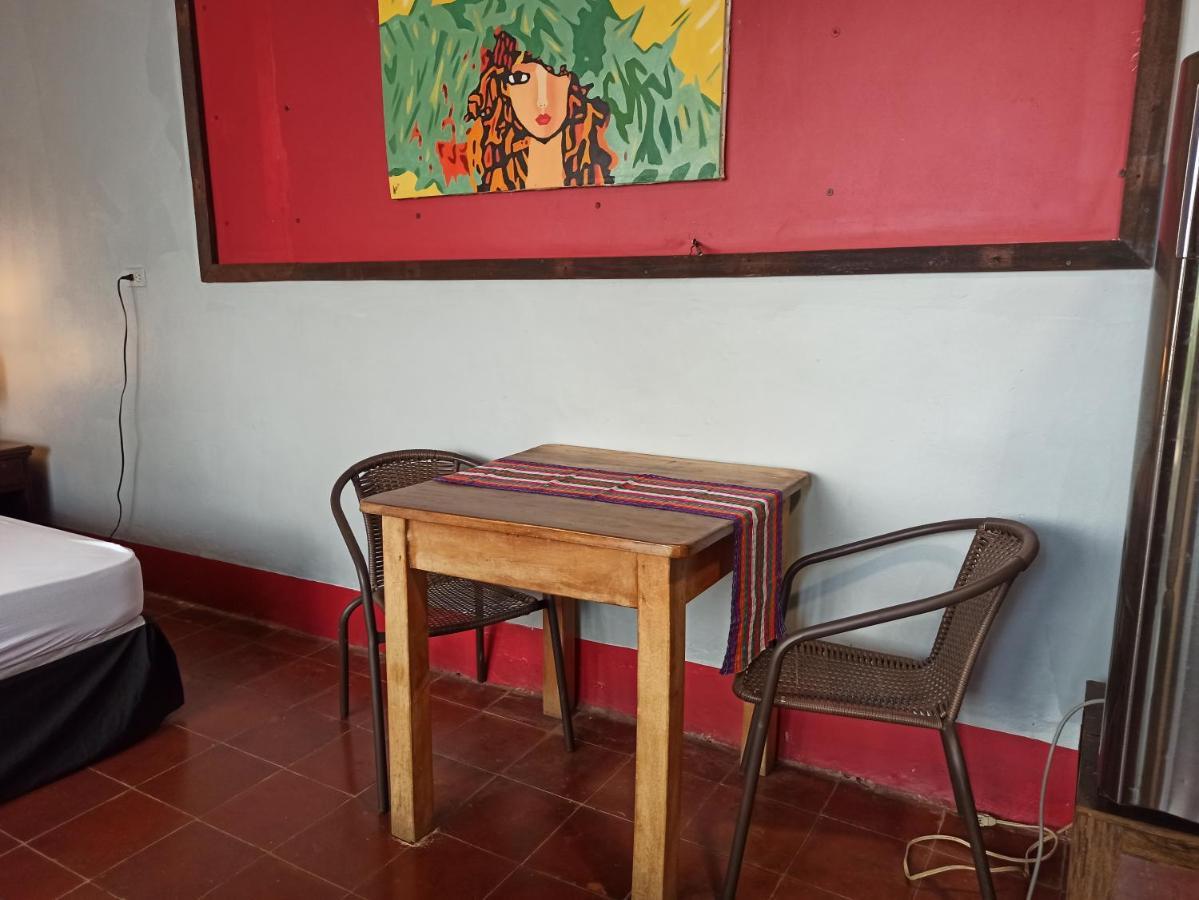 Hostal Harvest House León Buitenkant foto