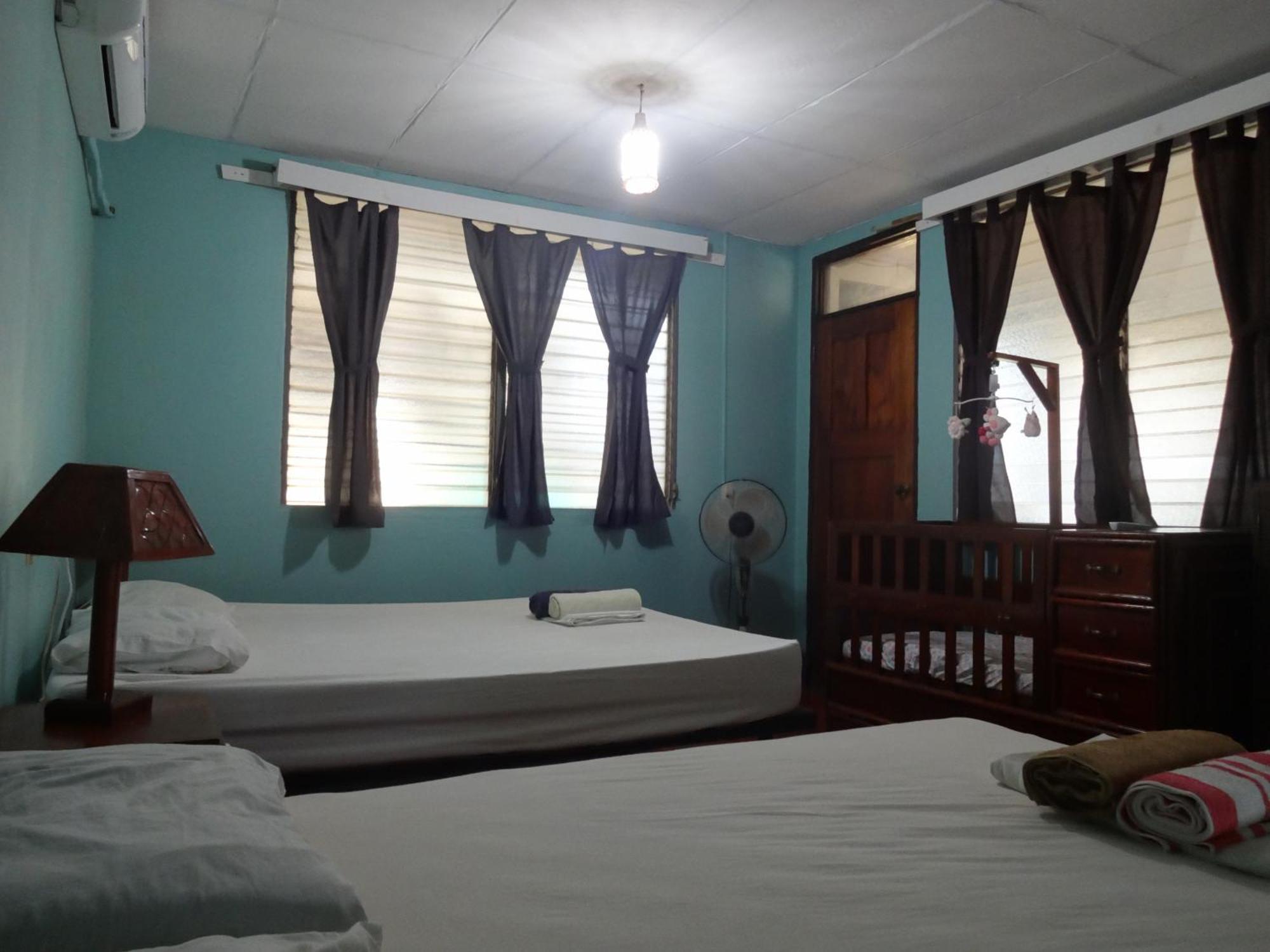 Hostal Harvest House León Buitenkant foto