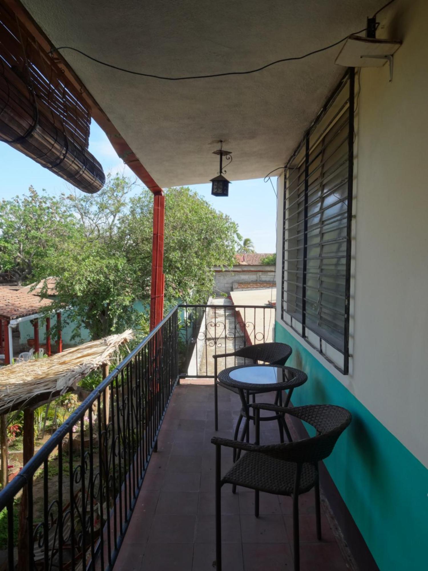 Hostal Harvest House León Buitenkant foto